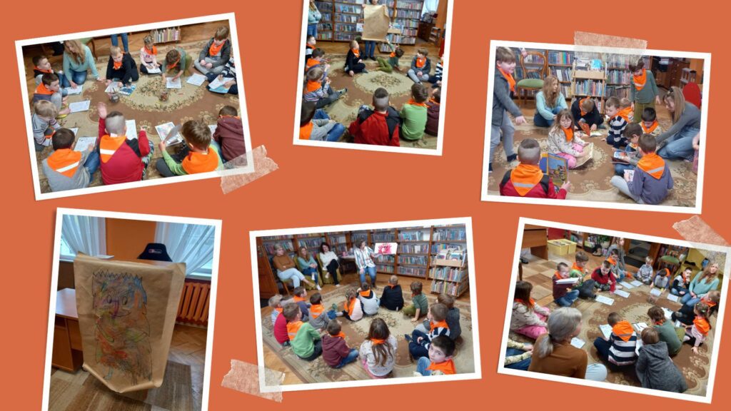 Kolaż sześciu zdjęć, na pomarańczowym tle. Na pięciu fotografiach dzieci podczas lekcji bibliotecznej, siedzą na dywanie. Przed sobą mają kartki i książki.