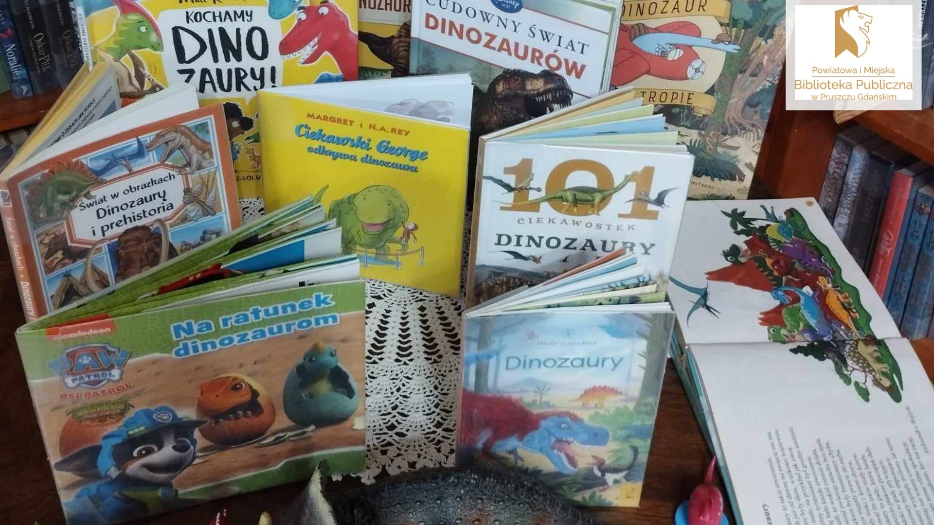Okładki książek o dinozaurach